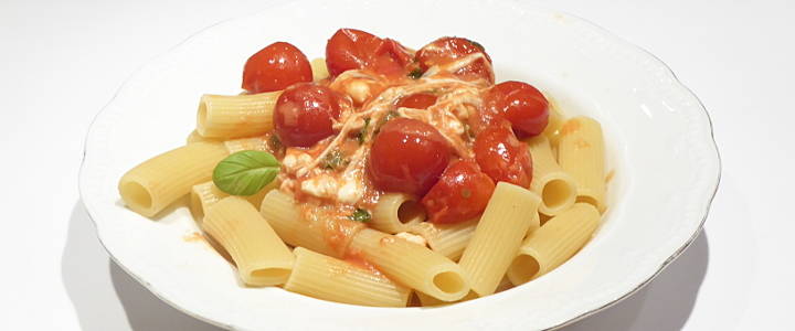 Antica Caserta Rigatoni con salsa di pomodorini e mozzarella