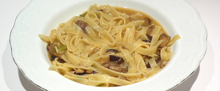 Zuppa ai funghi porcini e castagne